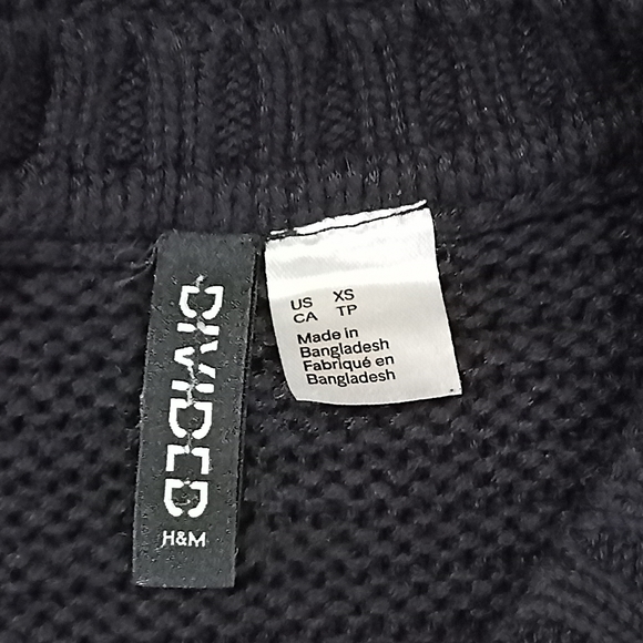 Divided H & M Women's Black Oversized Embossed Knit Cropped Sweater - Picture 14 of 16